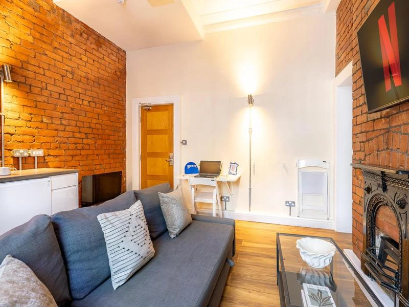 Image of Ashton House, Manchester