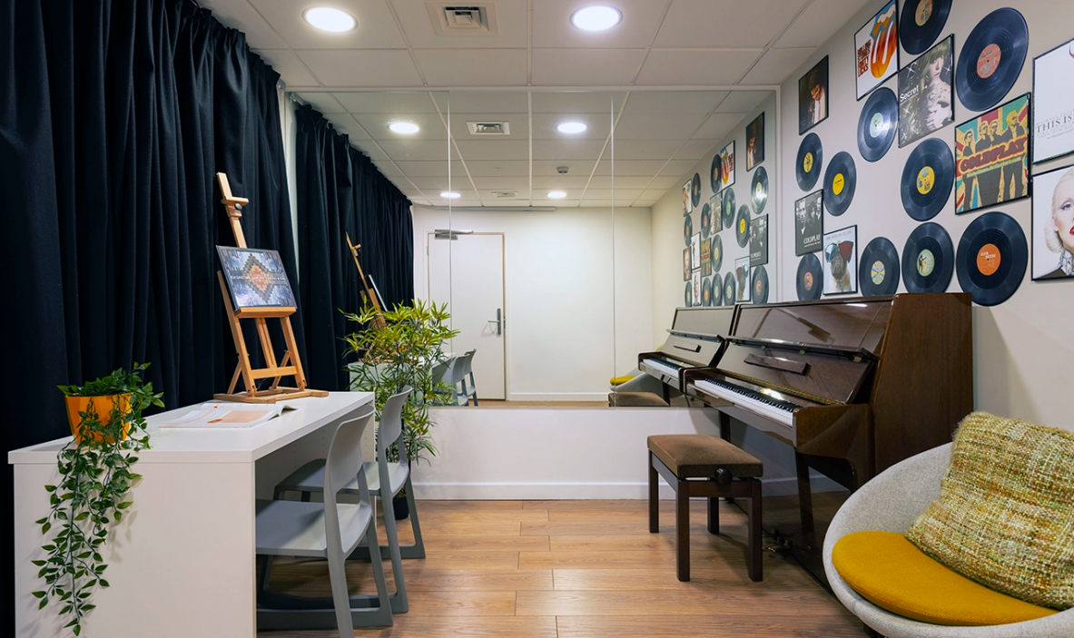 Image of Drapery Place, London