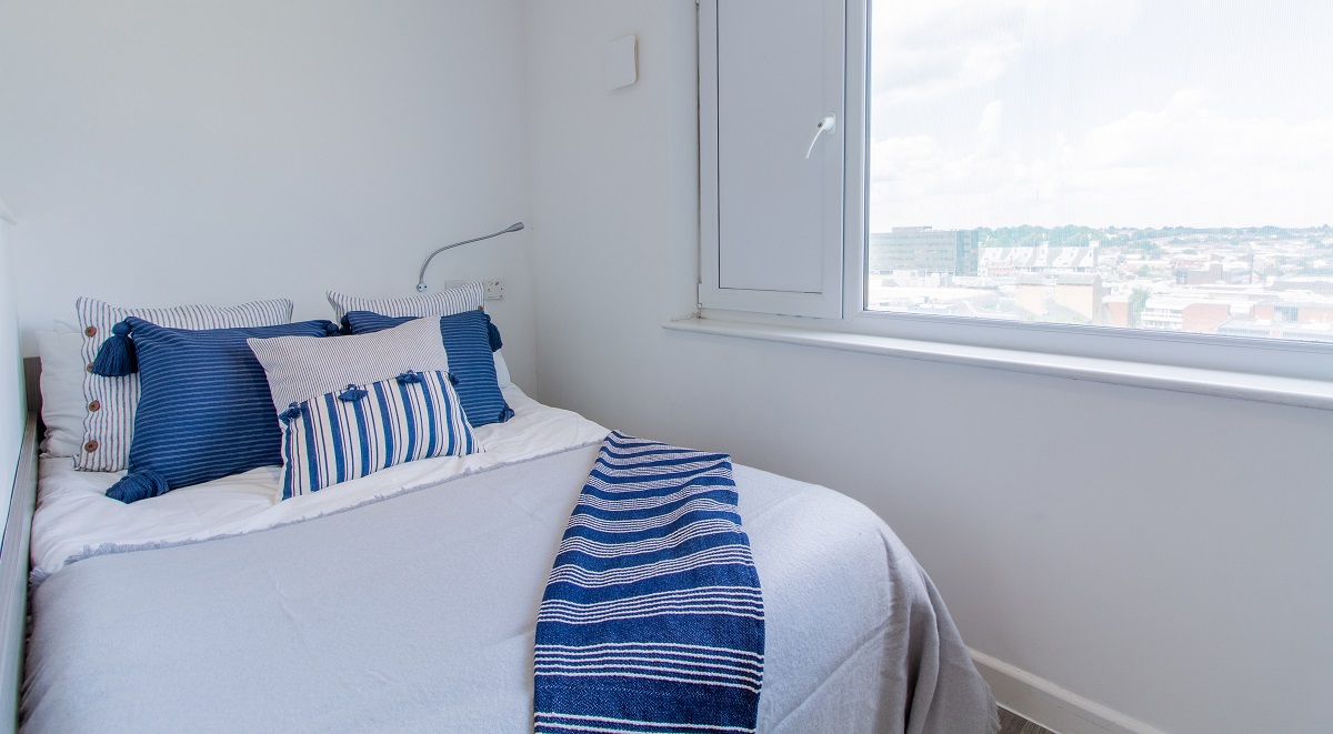 Image of Hatbox, Luton