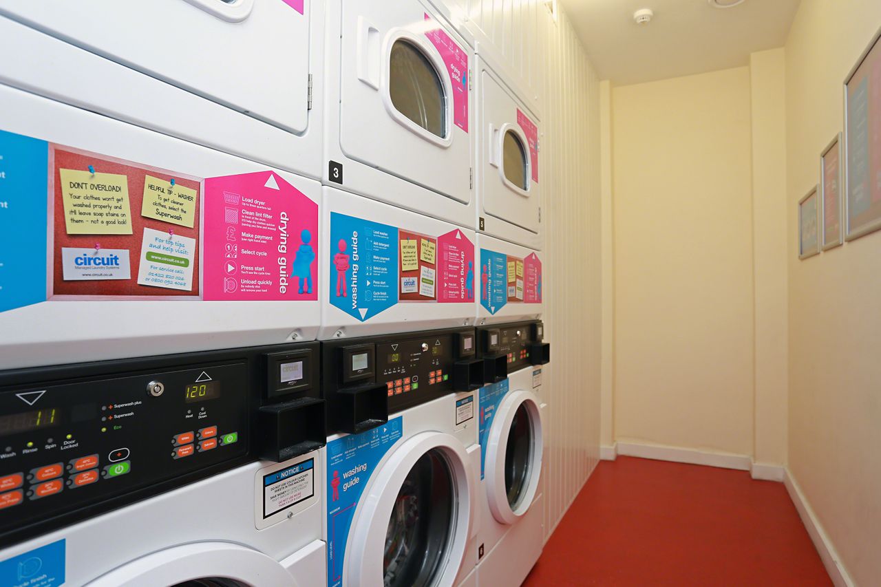 Image of Hatbox, Luton