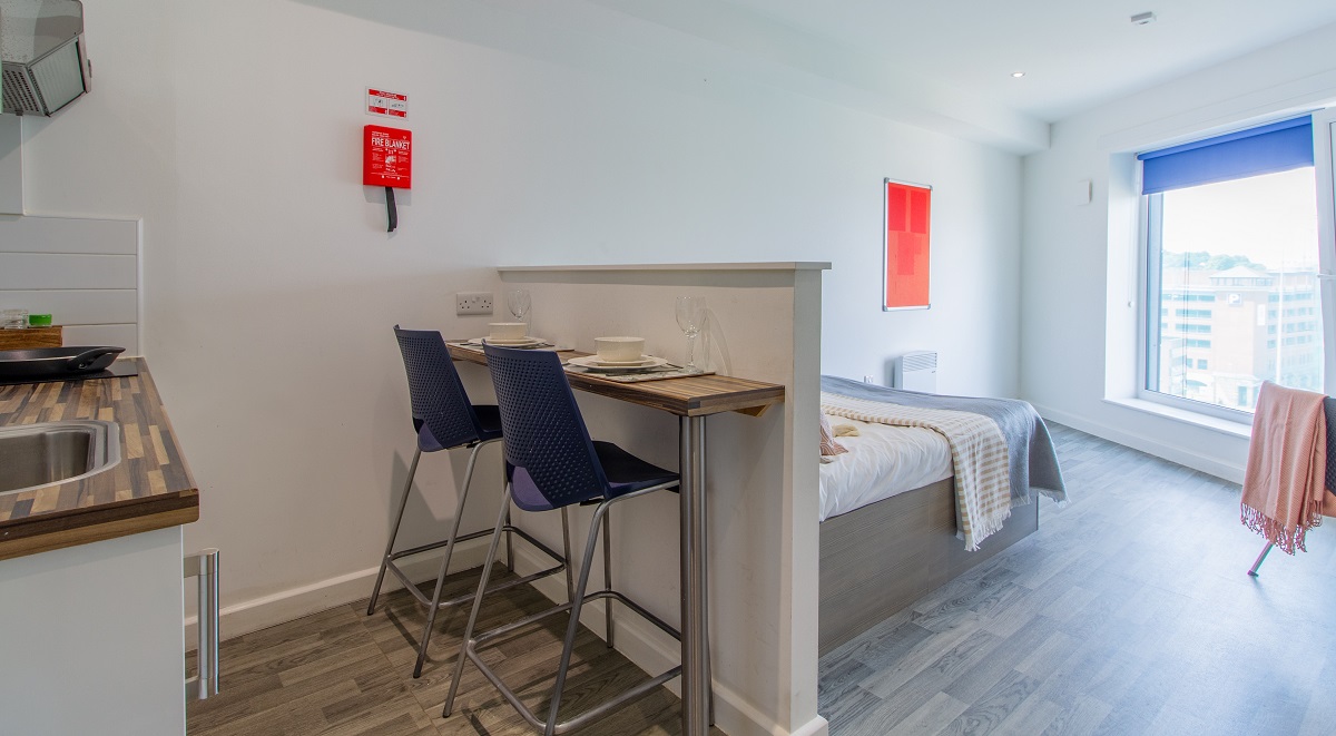 Image of Hatbox, Luton