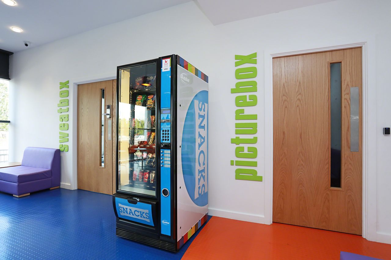 Image of Hatbox, Luton