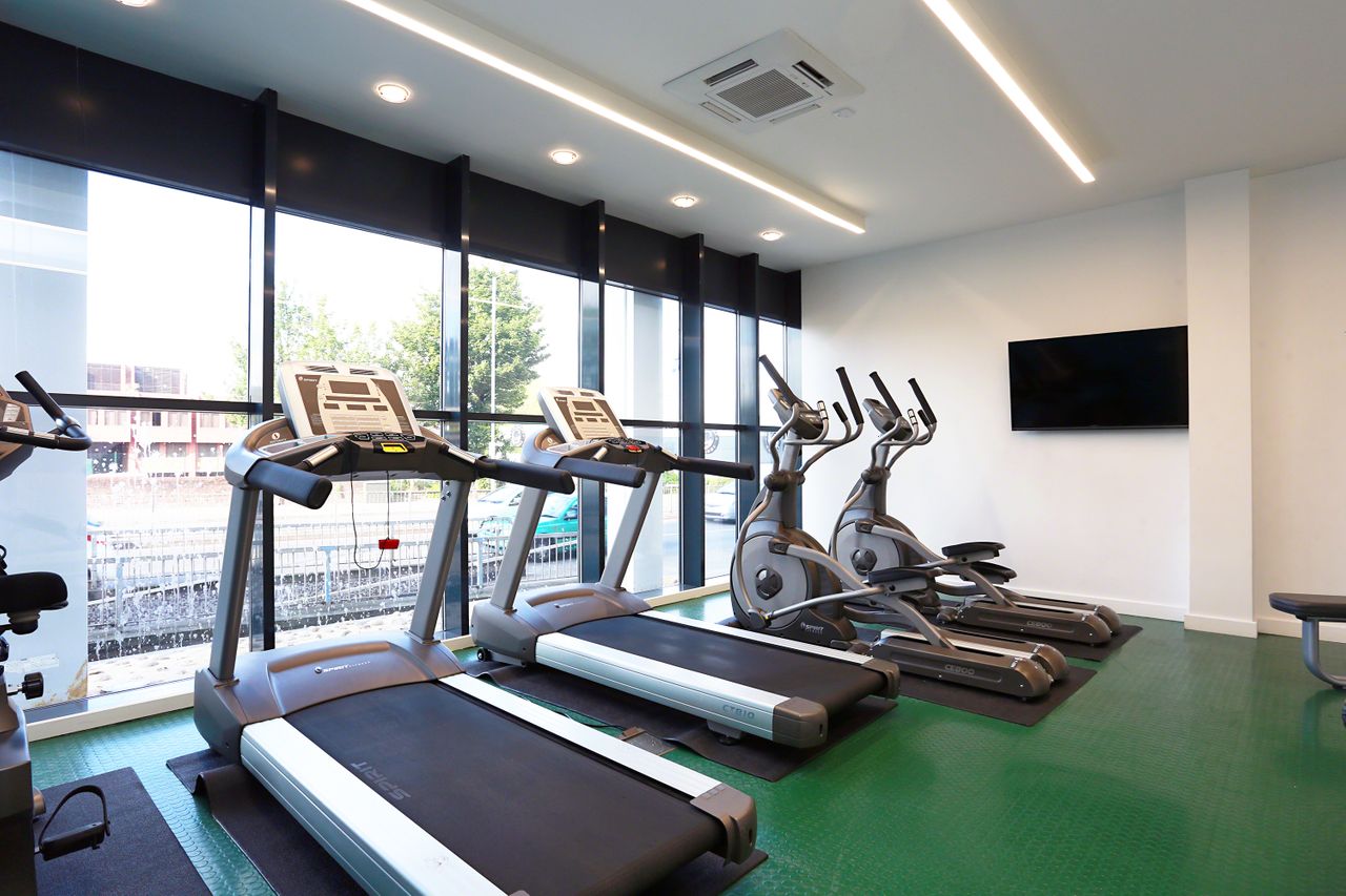 Image of Hatbox, Luton