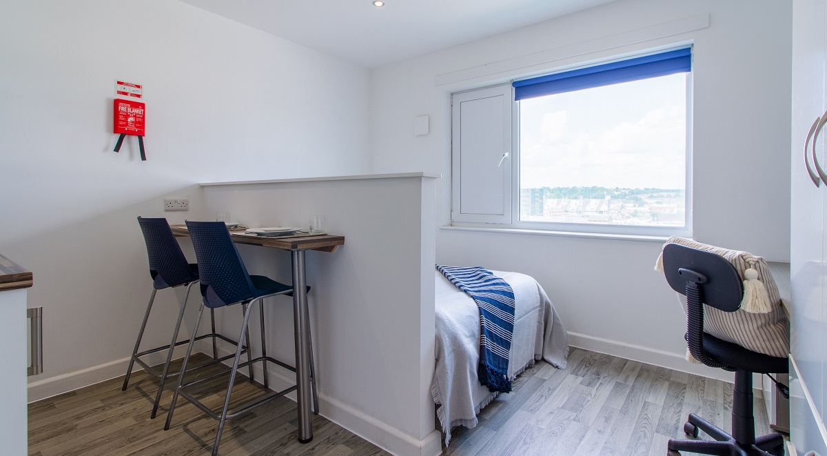 Image of Hatbox, Luton