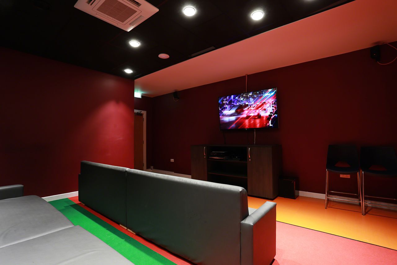 Image of Hatbox, Luton