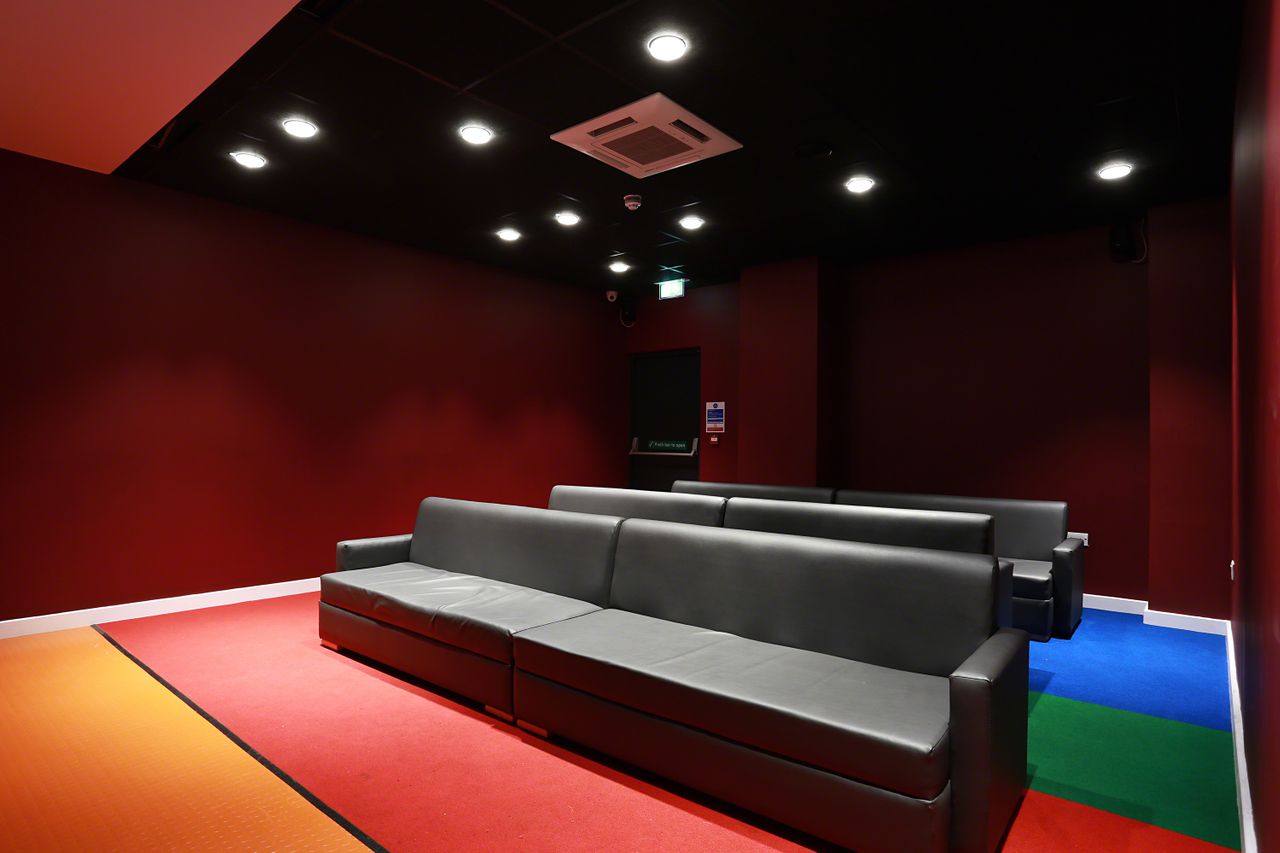 Image of Hatbox, Luton