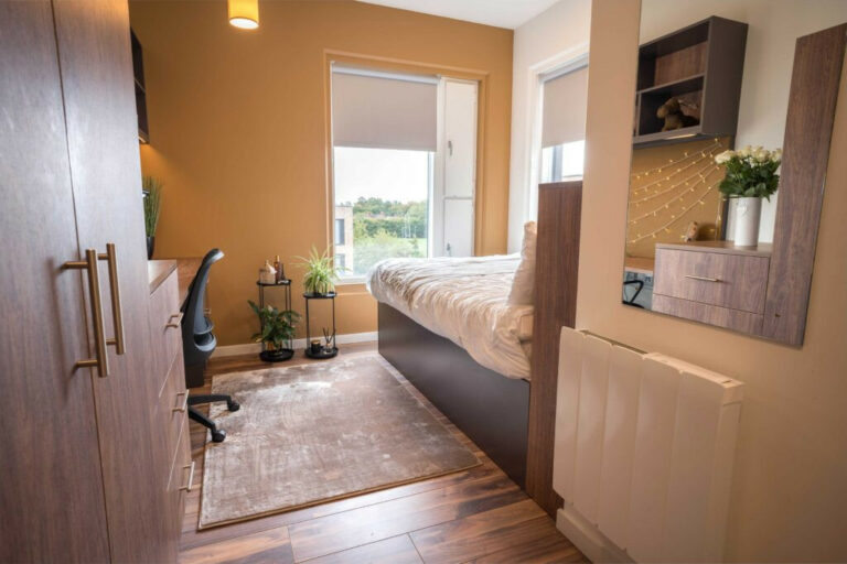 Image of Hox Park, Egham