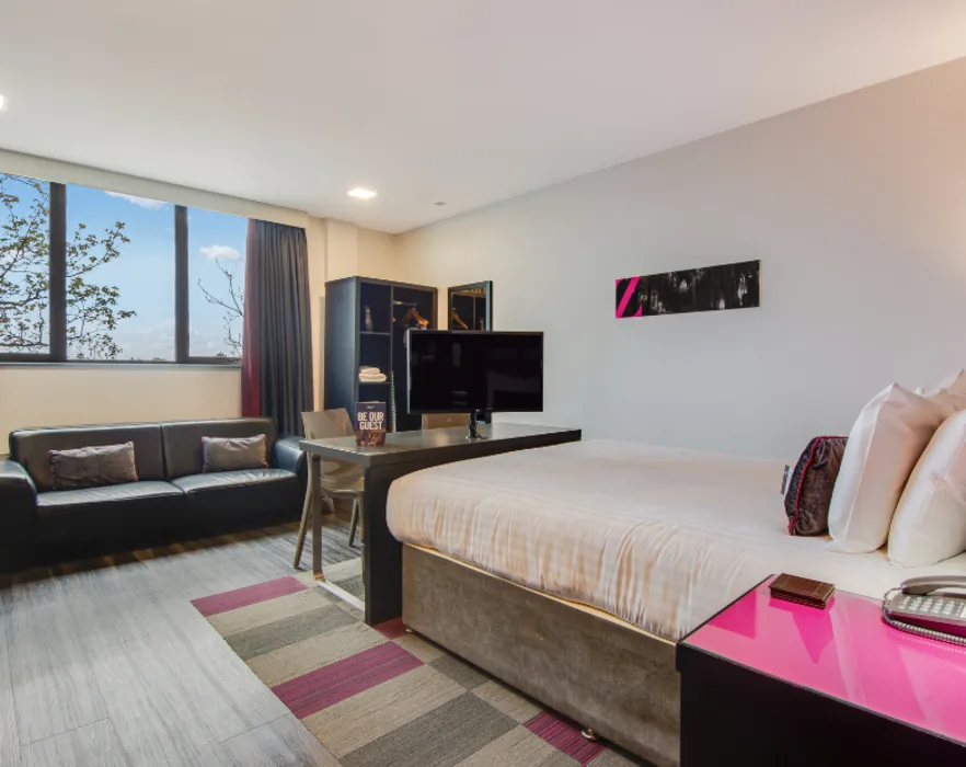 Image of Iconinc Roomzzz @ Chester