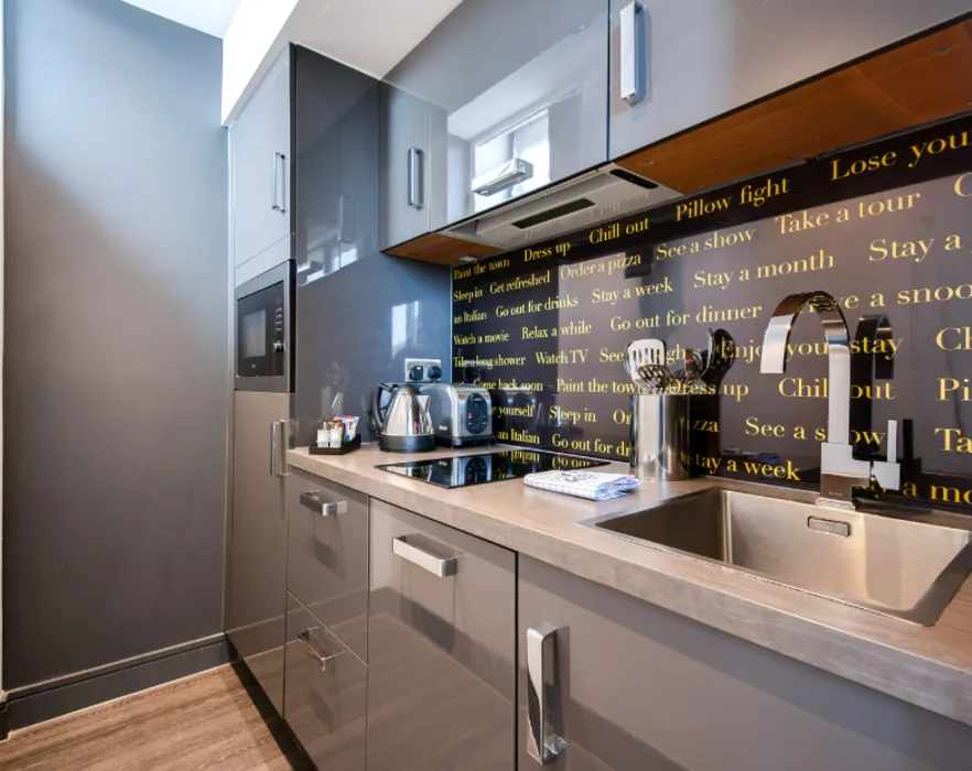 Image of Iconinc Roomzzz @ Chester