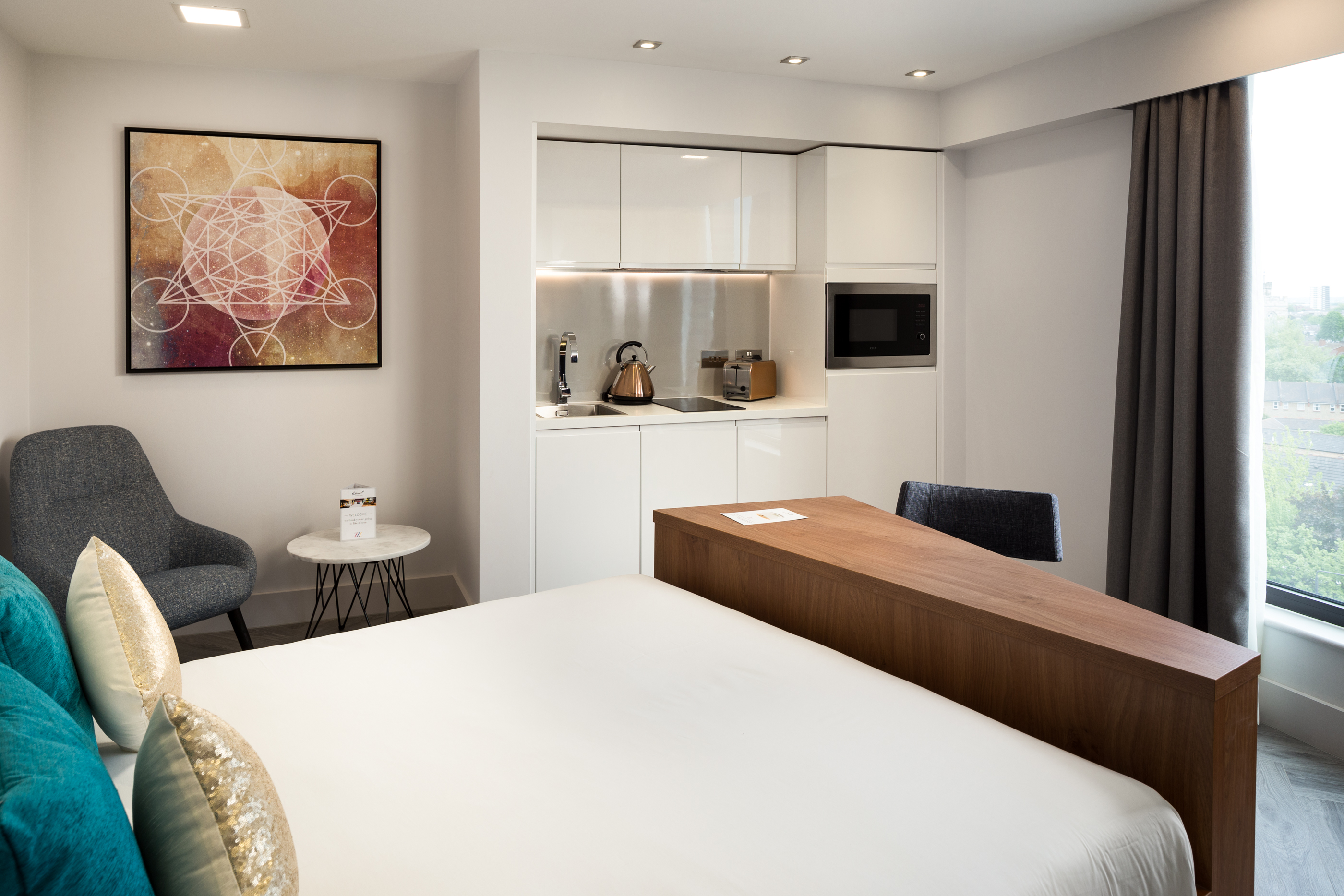 Image of Iconinc @ Roomzzz - Stratford, London