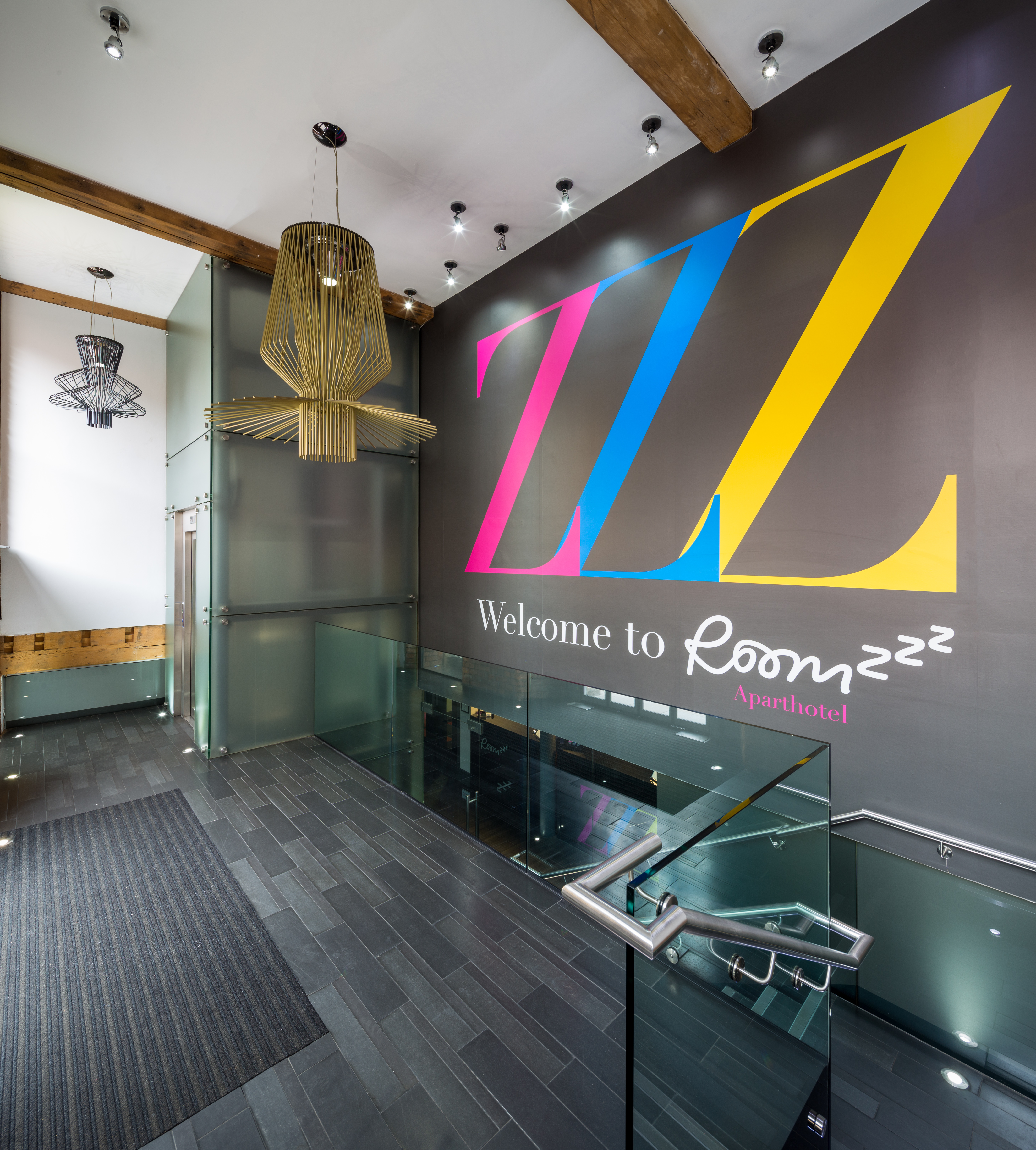Image of Iconinc @ Roomzzz - Manchester City