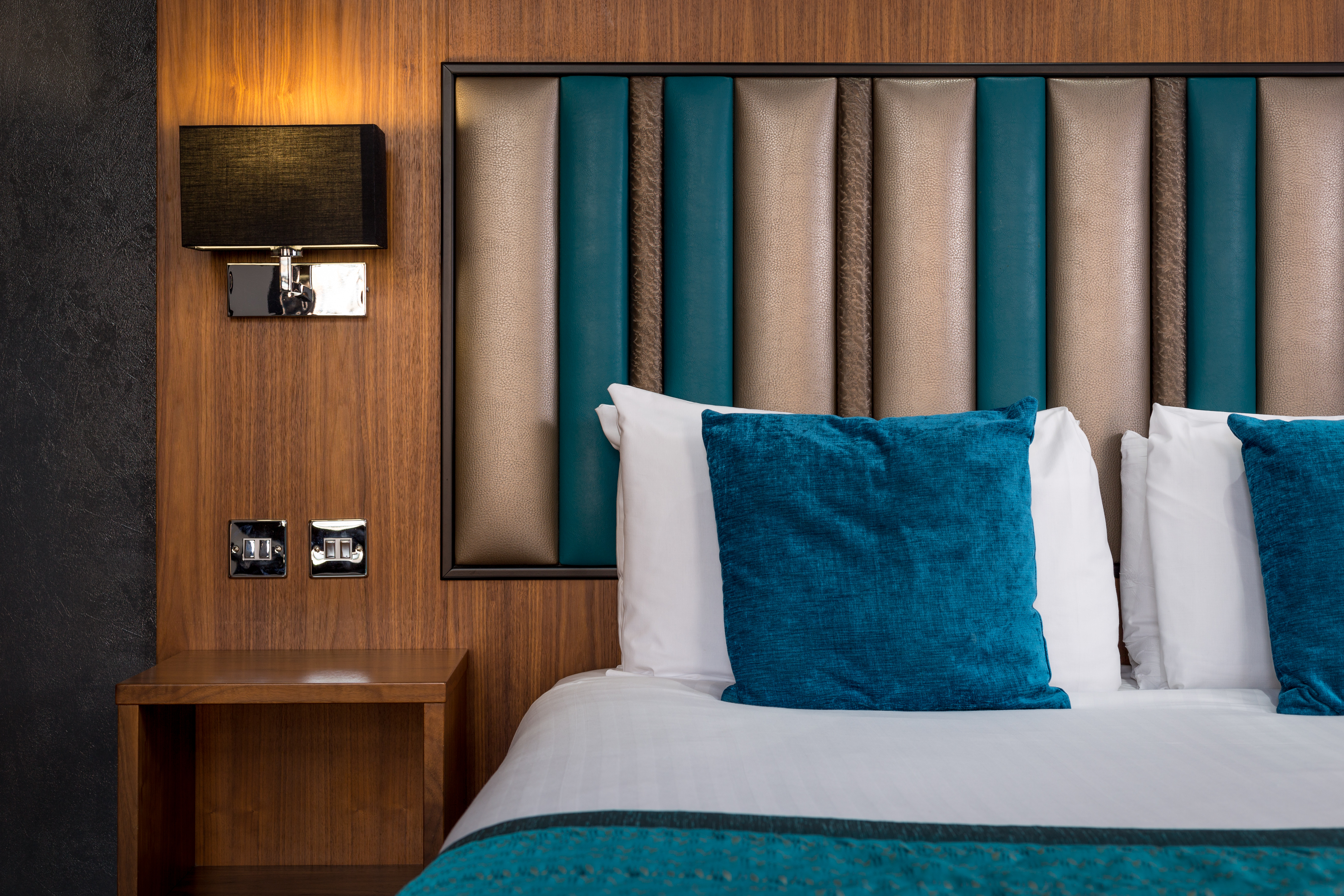 Image of Iconinc @ Roomzzz - Manchester City