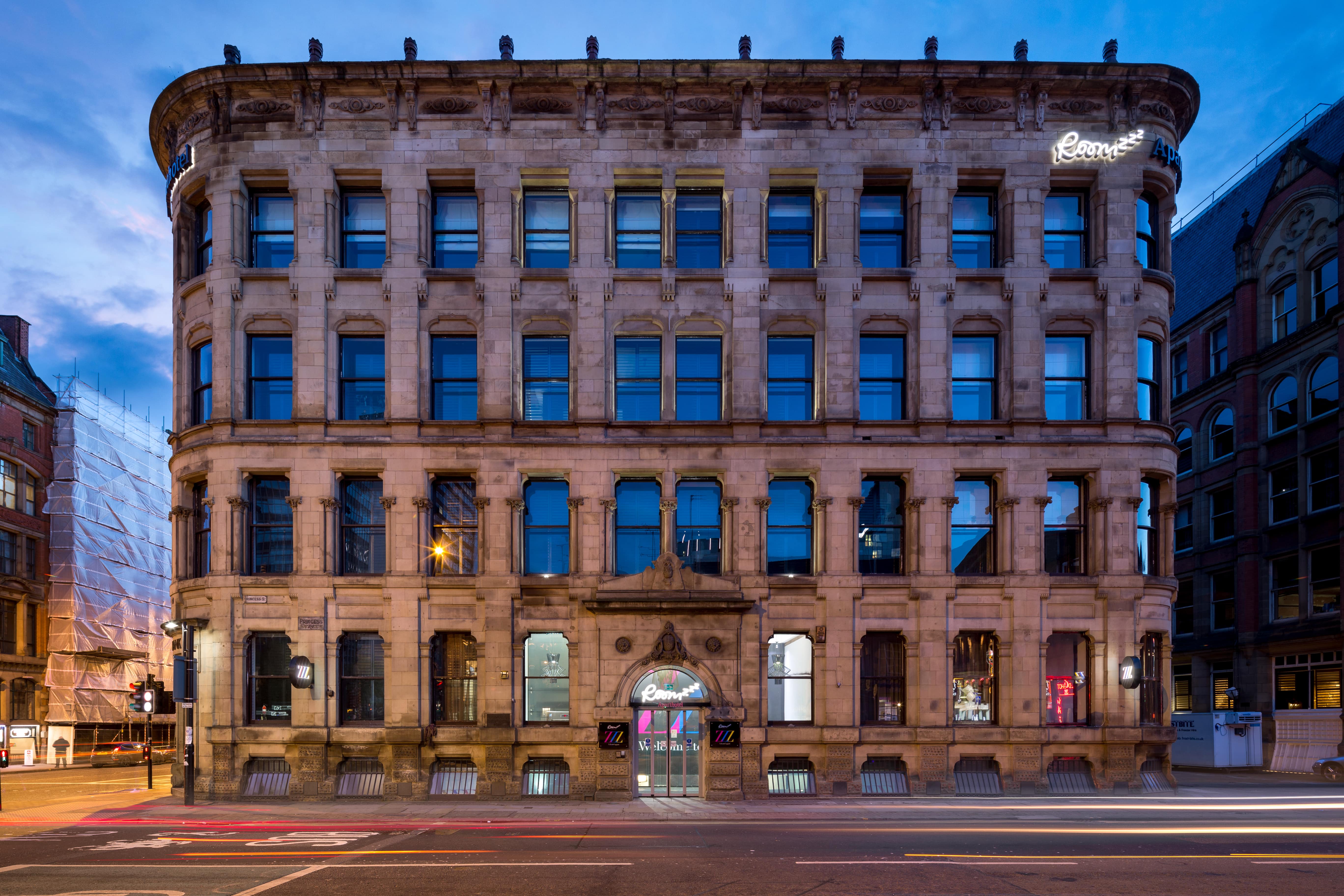 Image of Iconinc @ Roomzzz - Manchester City