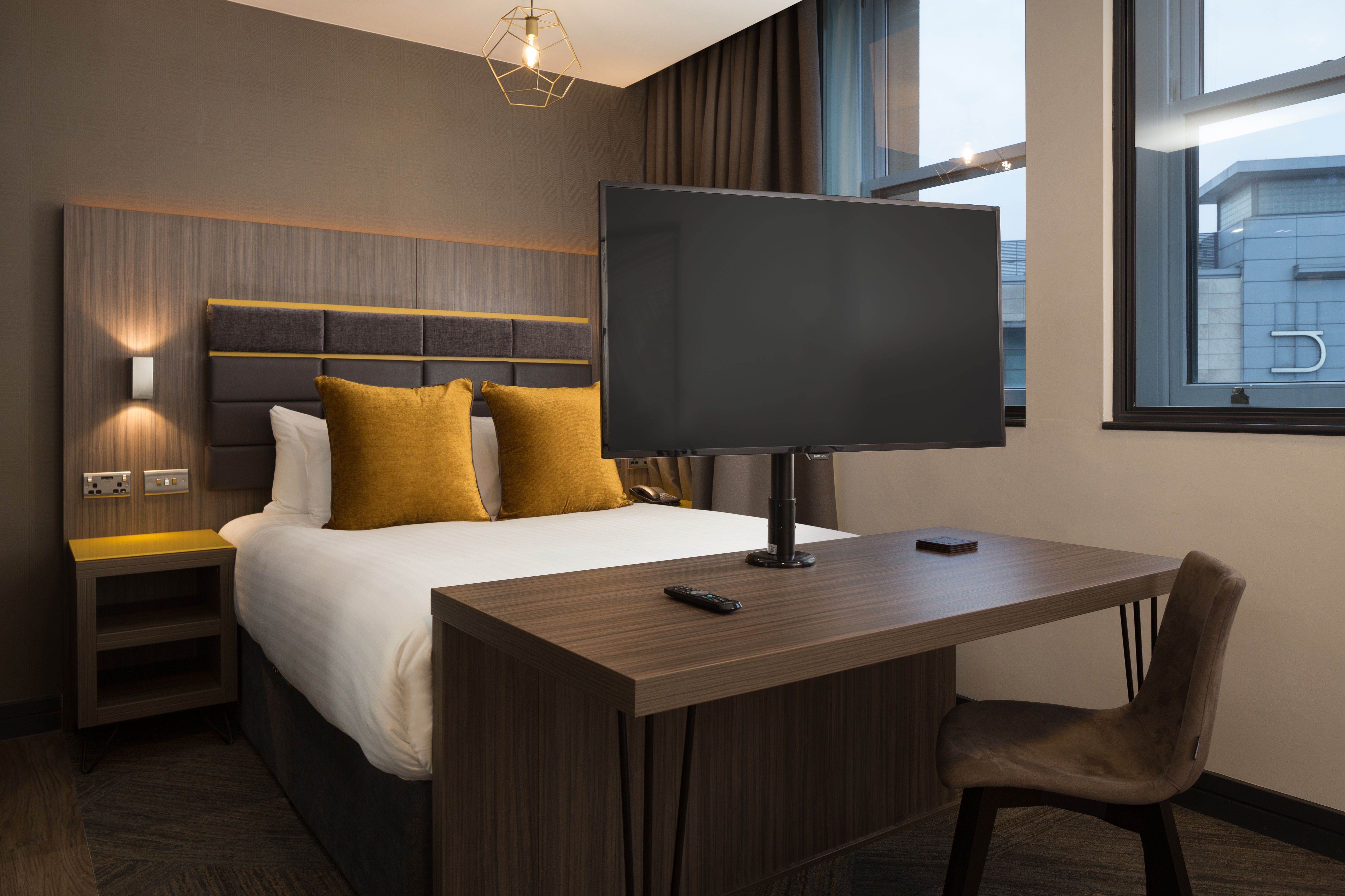 Image of Iconinc @ Roomzzz - Manchester Victoria