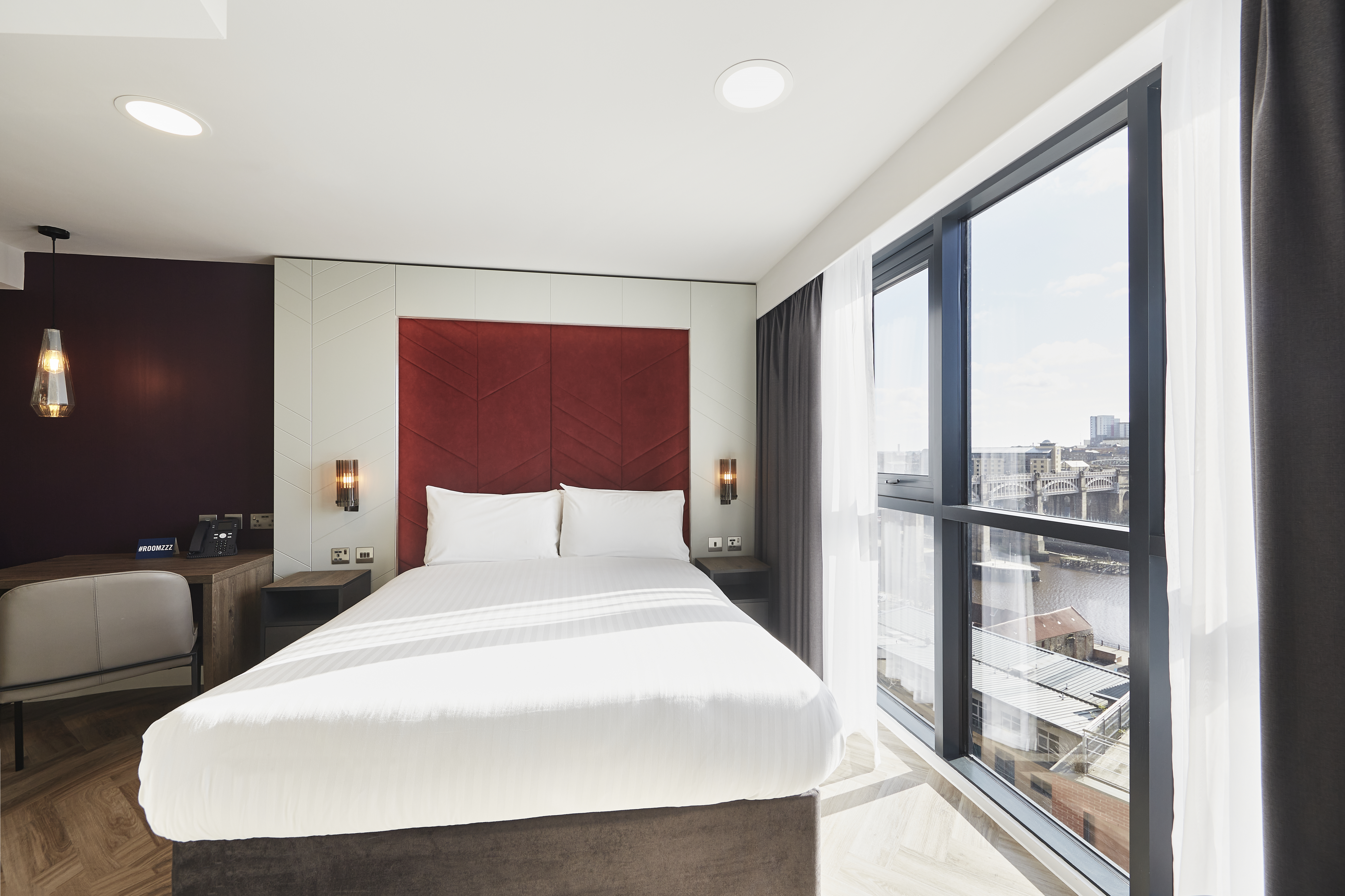 Image of Iconinc @ Roomzzz - Newcastle