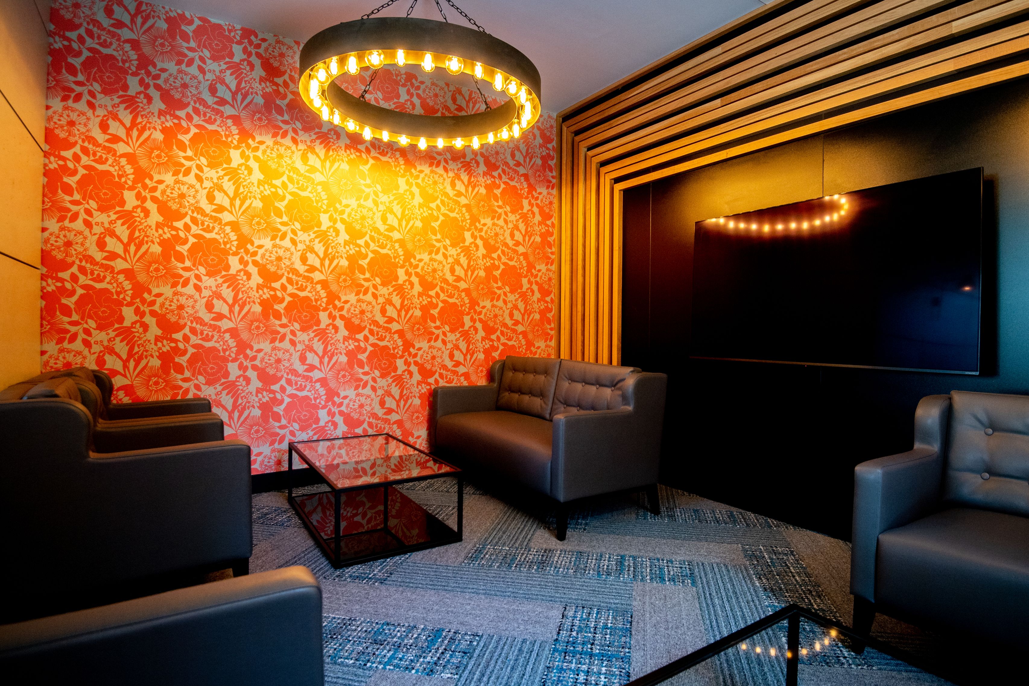 Image of Iconinc @ Roomzzz - Newcastle