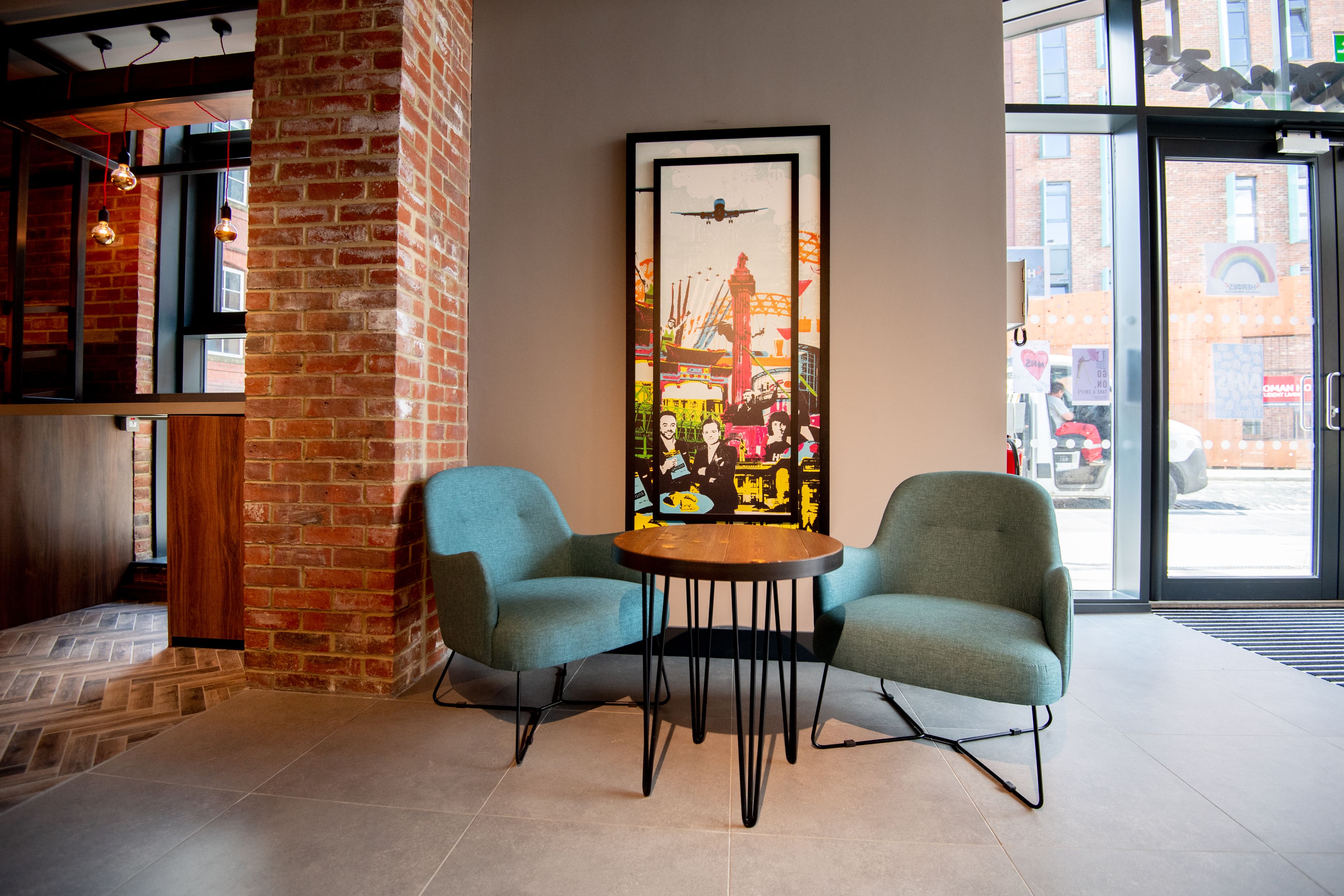 Image of Iconinc @ Roomzzz - Newcastle