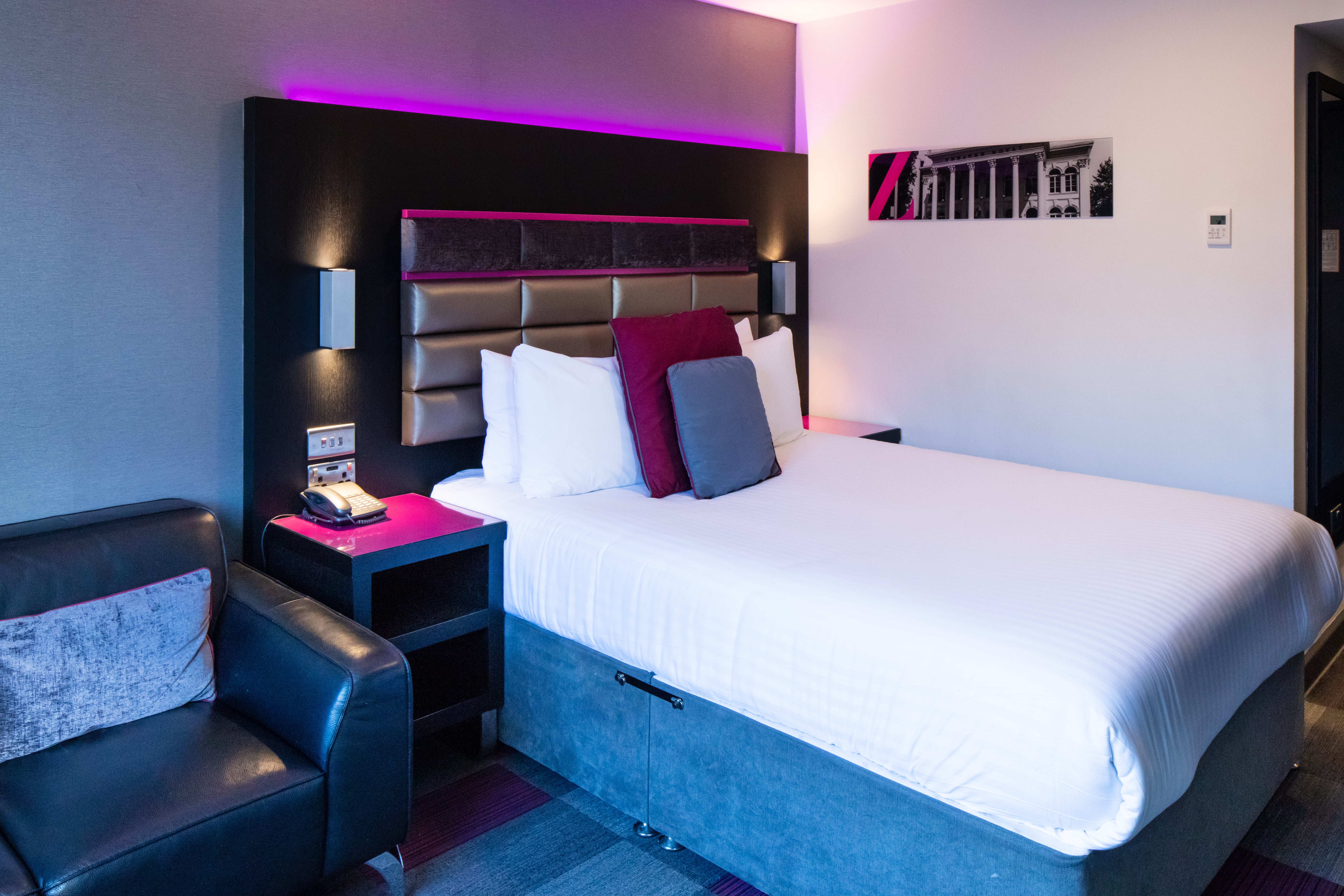 Image of Iconinc @ Roomzzz - Nottingham