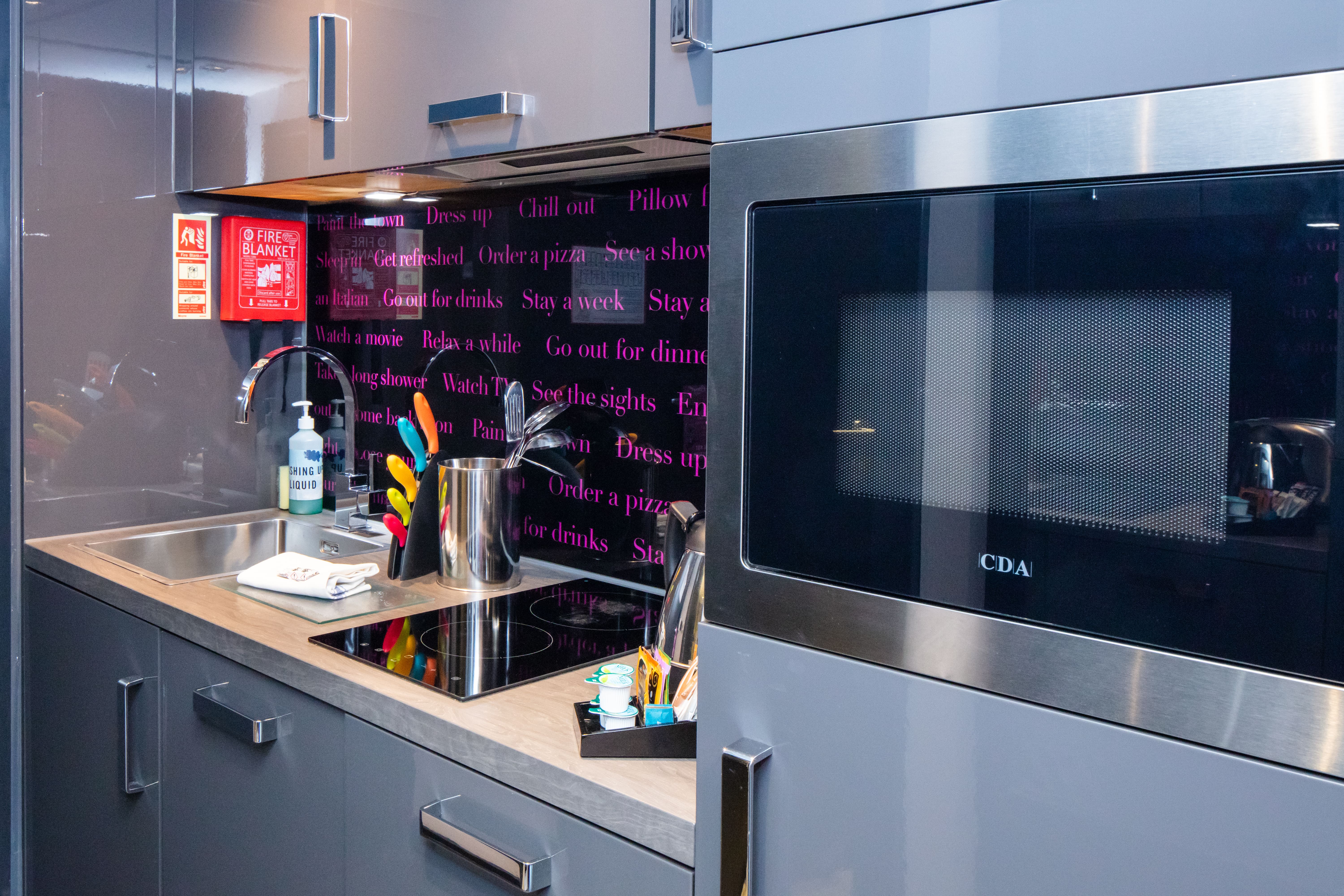 Image of Iconinc @ Roomzzz - Nottingham