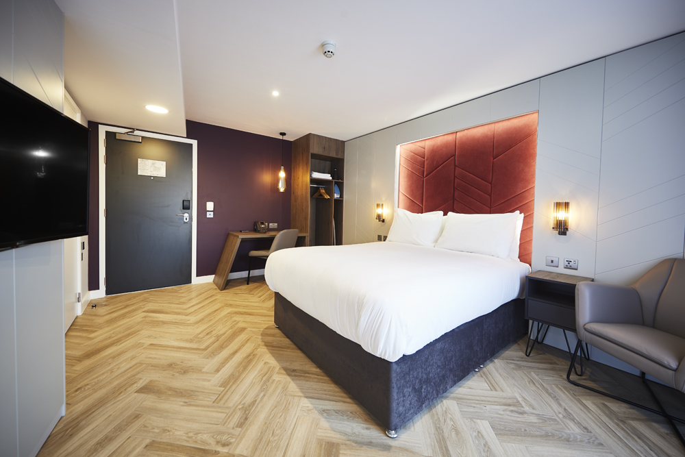 Image of Iconinc @ Roomzzz - York