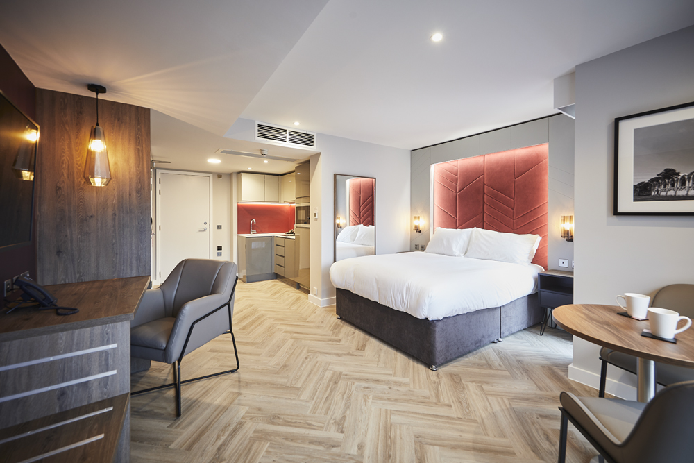 Image of Iconinc @ Roomzzz - York