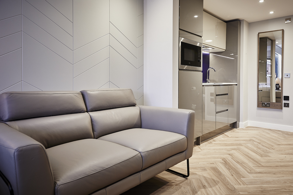 Image of Iconinc @ Roomzzz - York