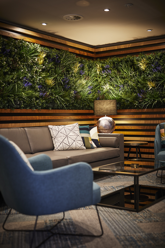 Image of Iconinc @ Roomzzz - York