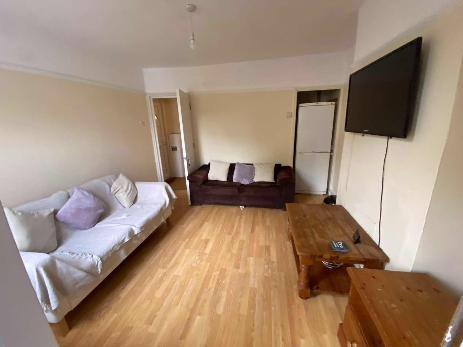 Image of Lower Court Road, London