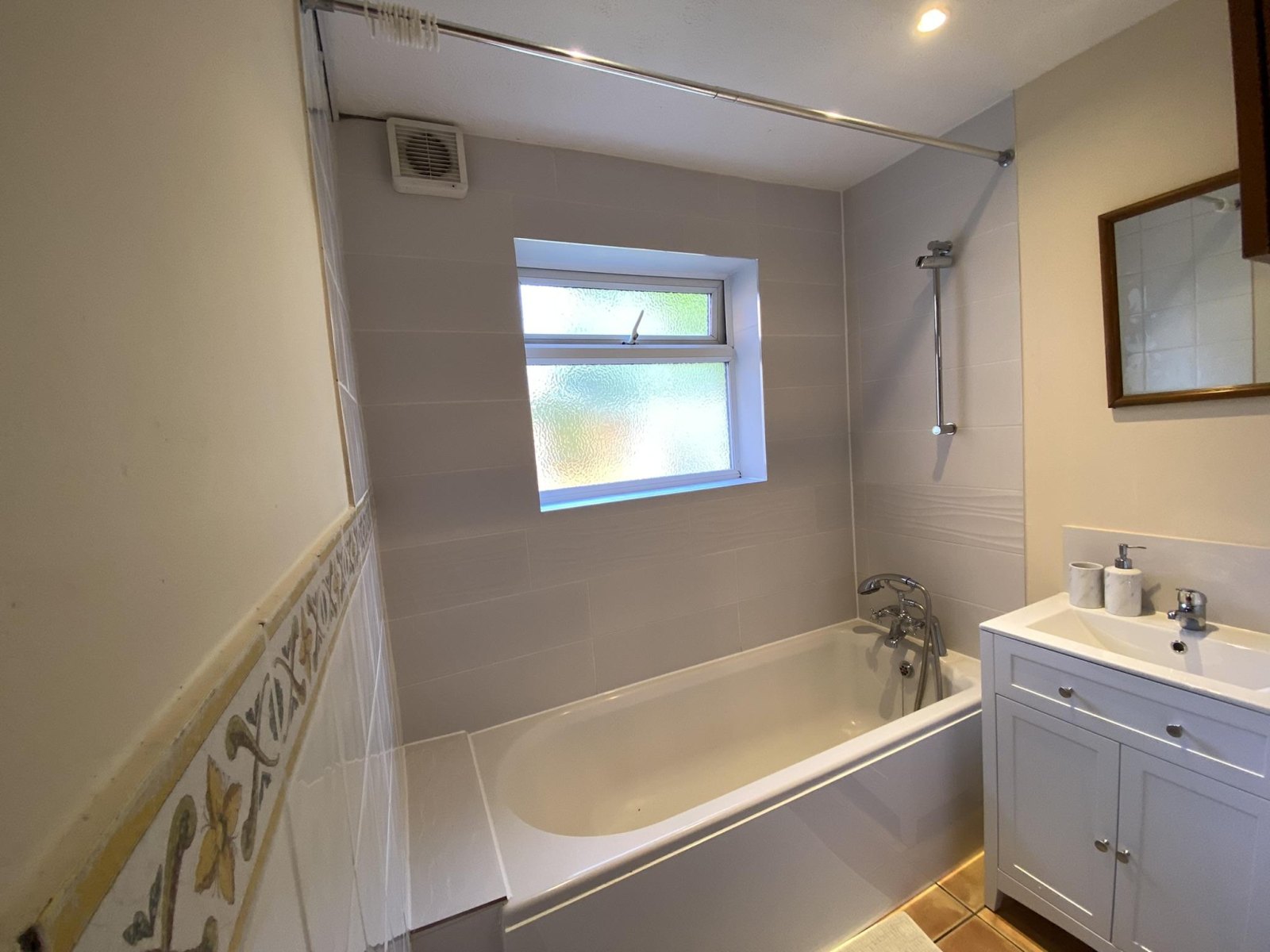 Image of Lower Court Road, London