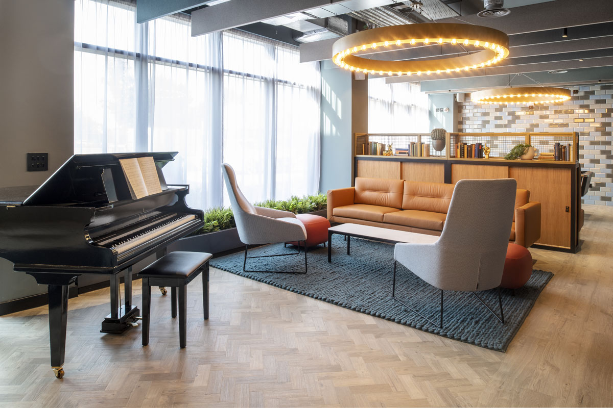 Image of Luna, Hatfield