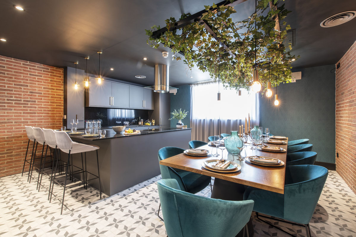 Image of Luna, Hatfield