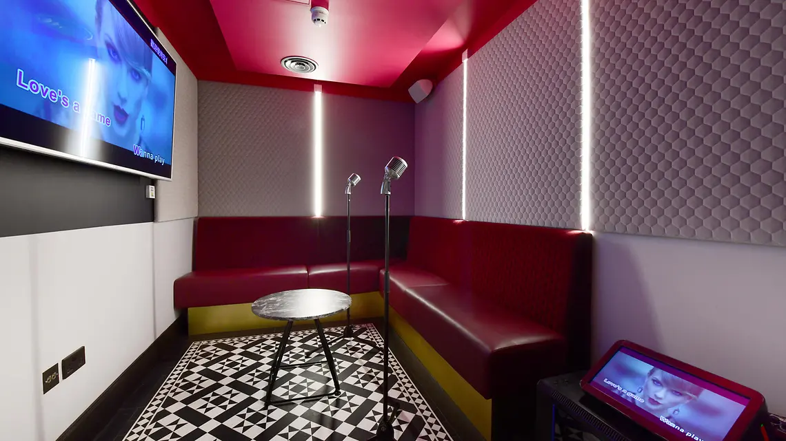 Image of Luna, Hatfield