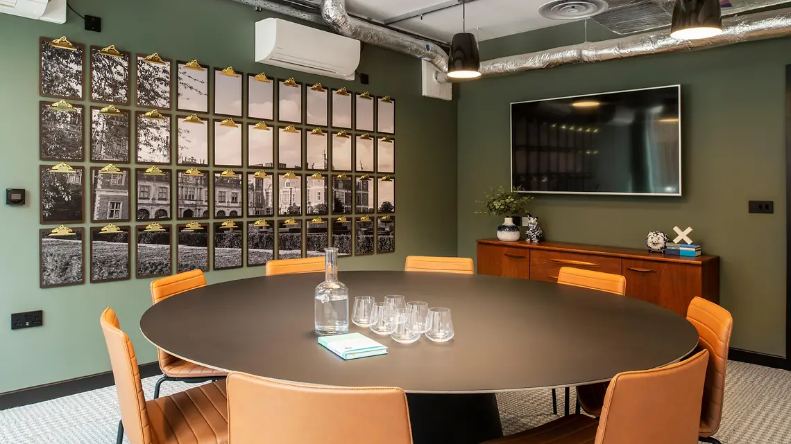 Image of Luna, Hatfield