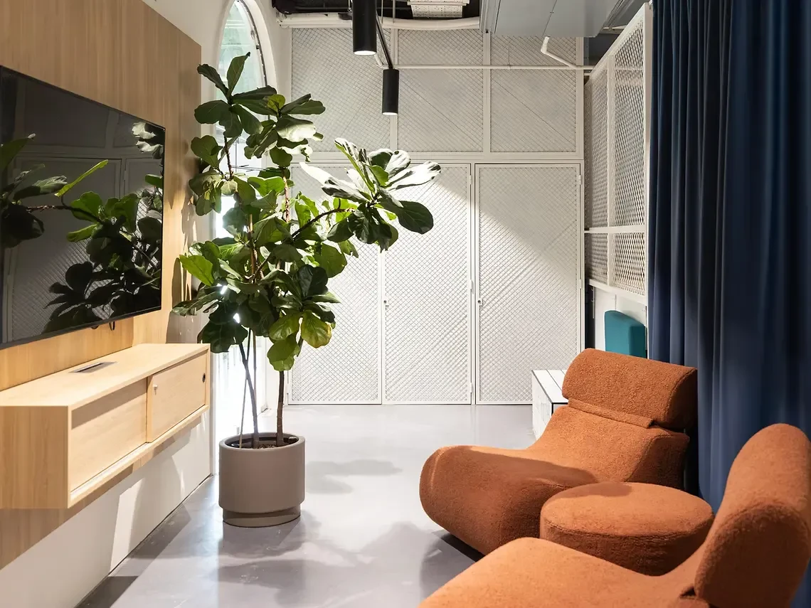 Executive Studio - image 25