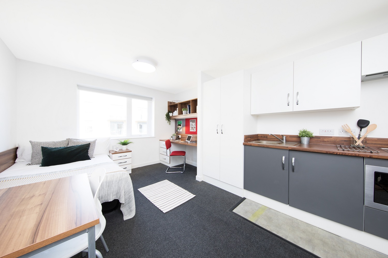 Image of Pier Quays, London