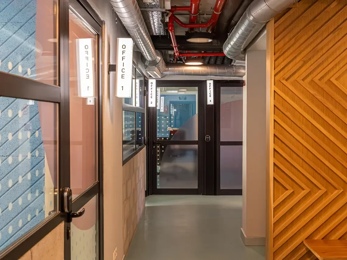Executive Studio - image 20