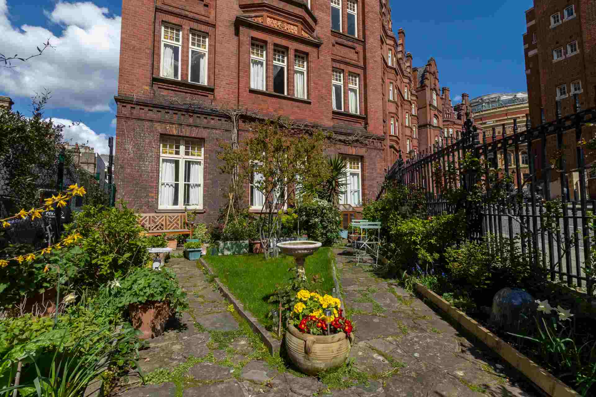 Image of Queen Alexandra's House, London