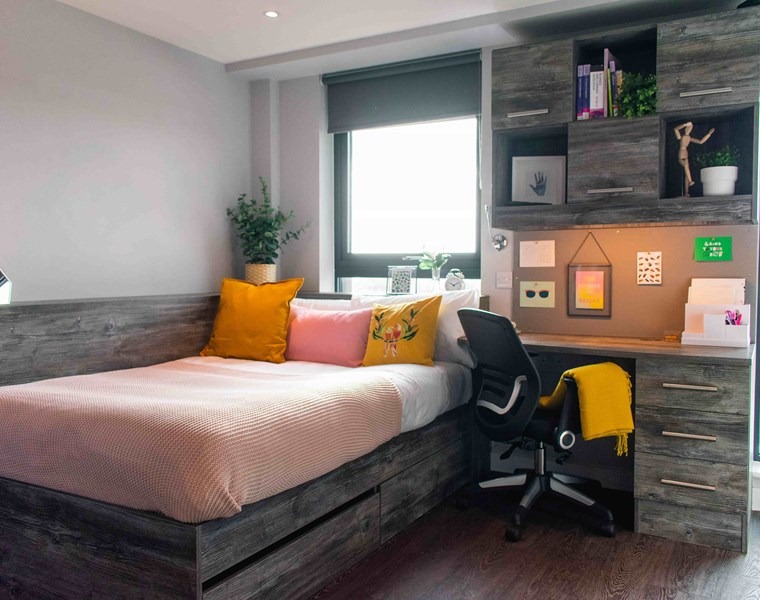 Image of Queens Court, Reading