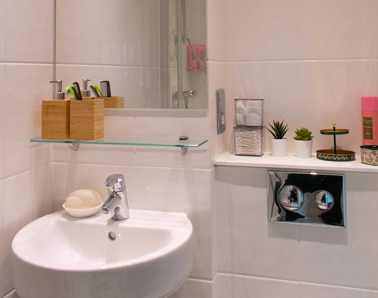 Image of Queens Court, Reading