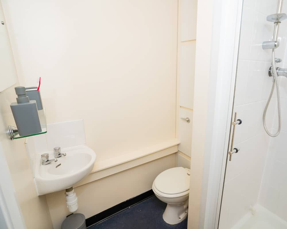 Image of Queen's Hospital Close, Birmingham