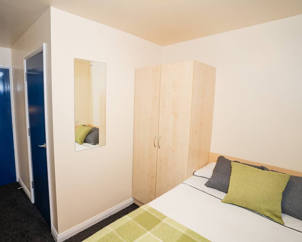 Image of Queen's Hospital Close, Birmingham