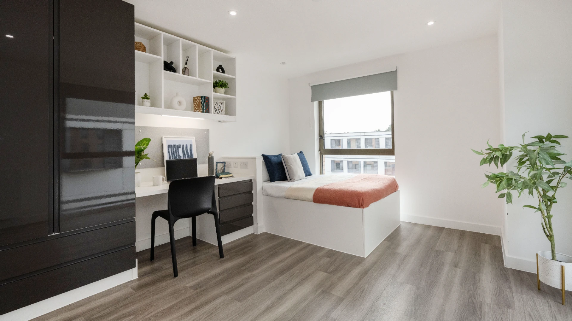 Club En-suite - image 9