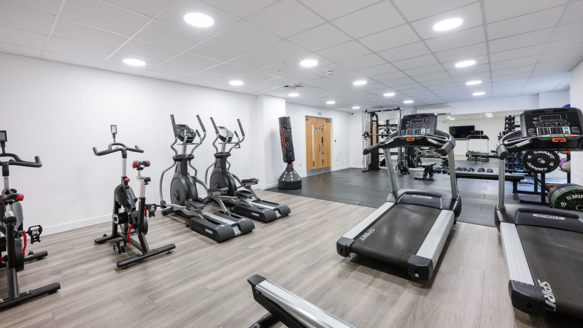 Club En-suite - image 19