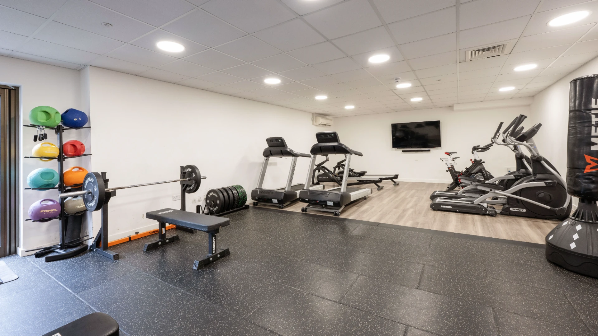 Club En-suite - image 20