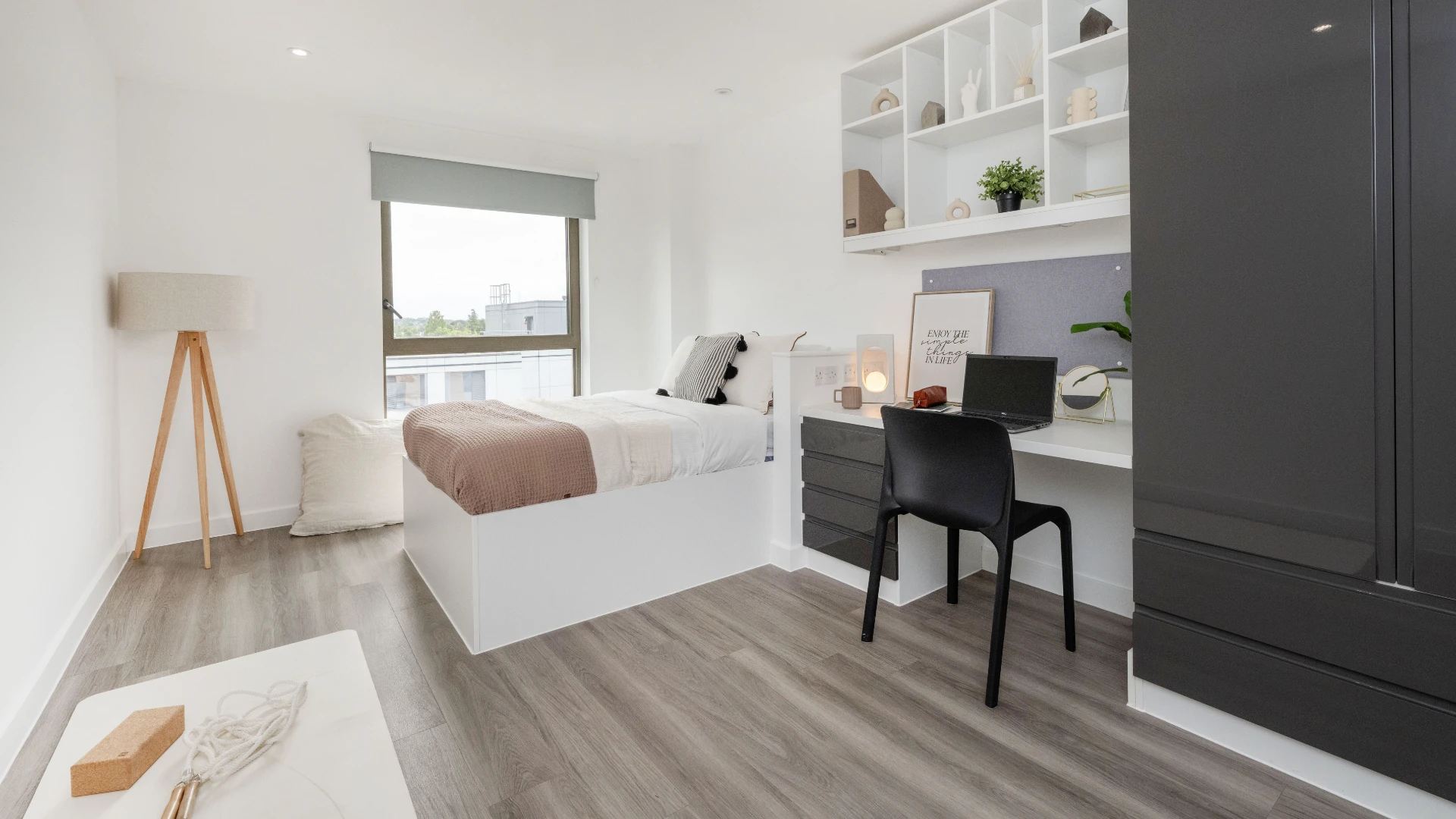 Club En-suite - image 8