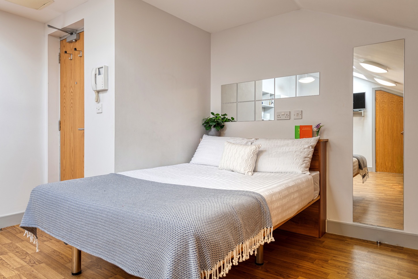 Image of St James Street, Portsmouth