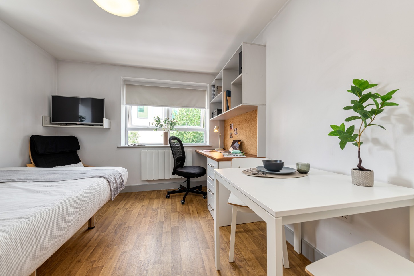 Image of St James Street, Portsmouth