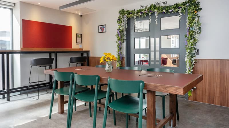 Image of Straits Garden, Egham