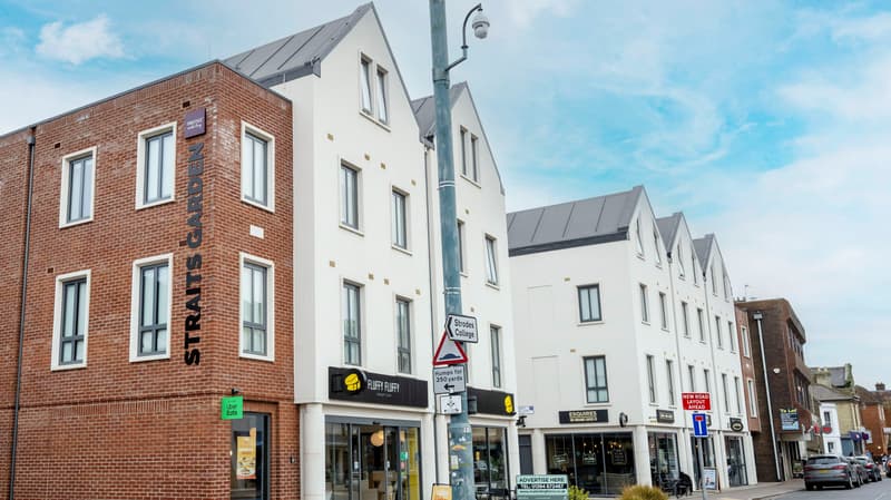 Image of Straits Garden, Egham