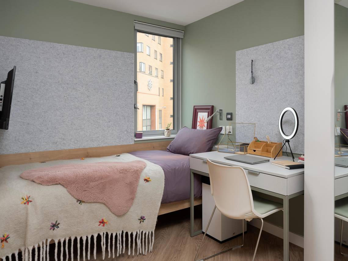 Image of The Curve, London